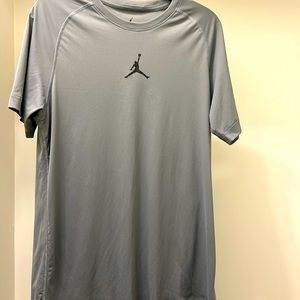 Jordan Training Men’s Medium Gray Athletic Shirt